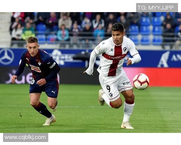 塞维利亚球队阵容解析与球员表现评估分析